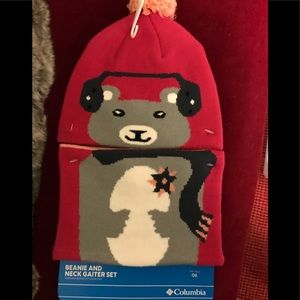 Child’s beanie and neck wrap